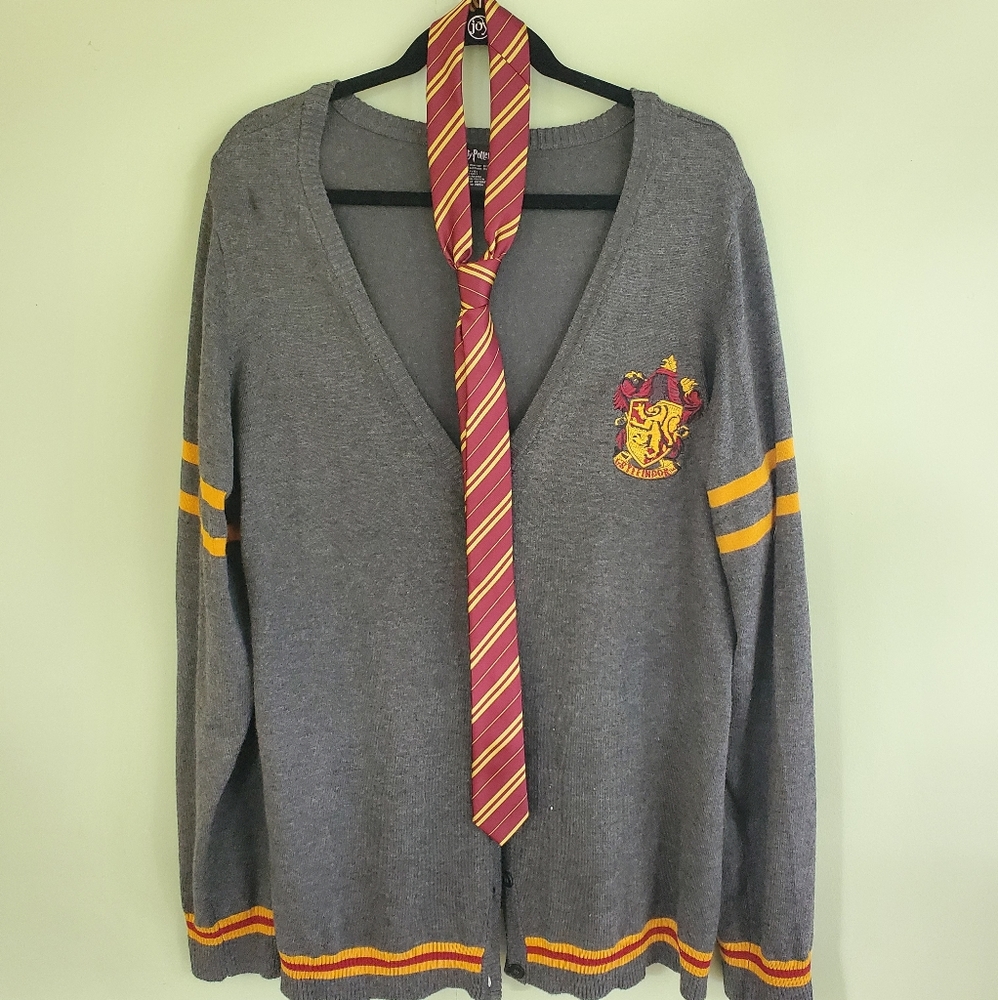 Gryffindor harry potter cardigan size 4x with tie